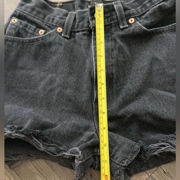 Vintage Levi shorts - Picture 5 of 6